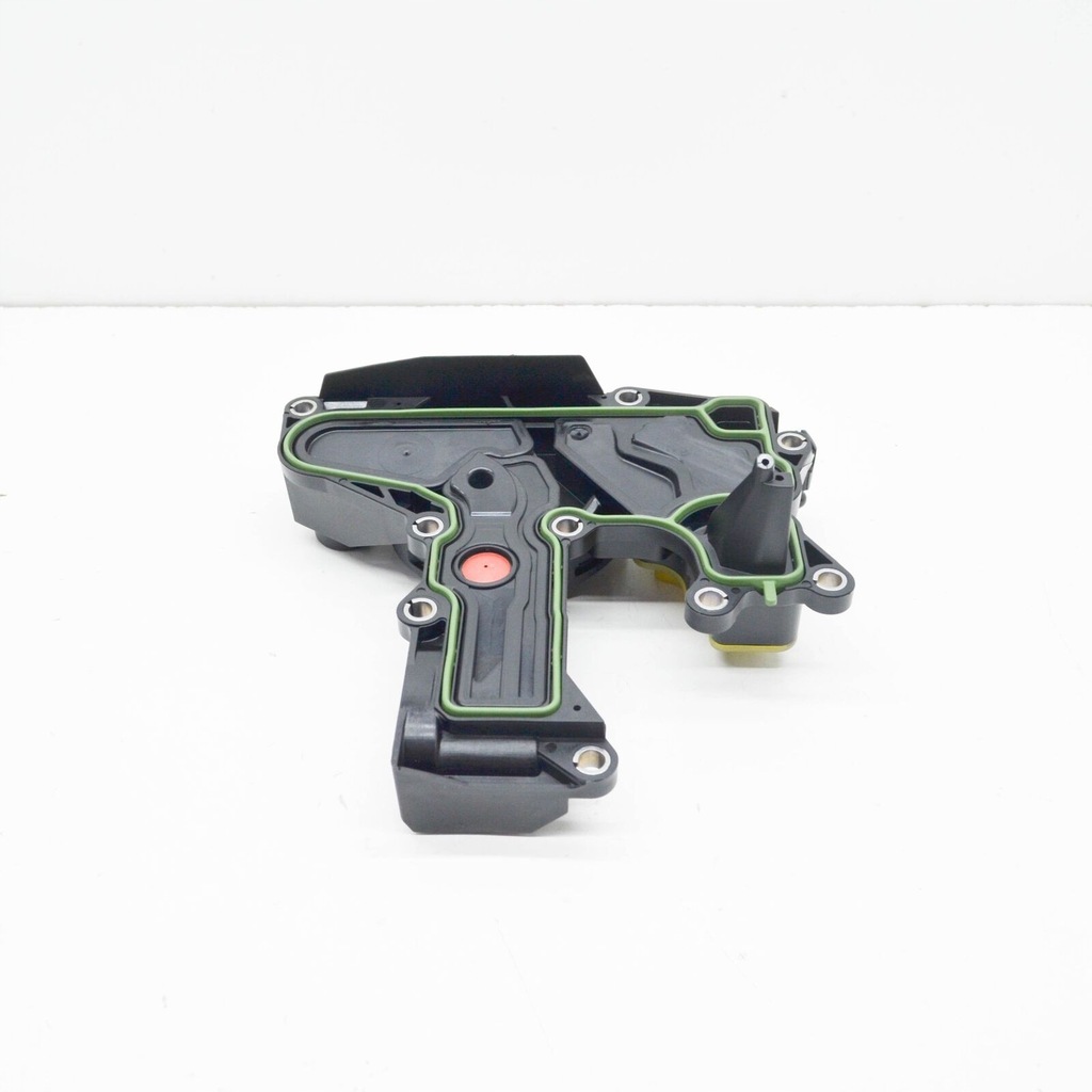 фото №1, Audi a4 b8 oil сепаратор 06h103495ak