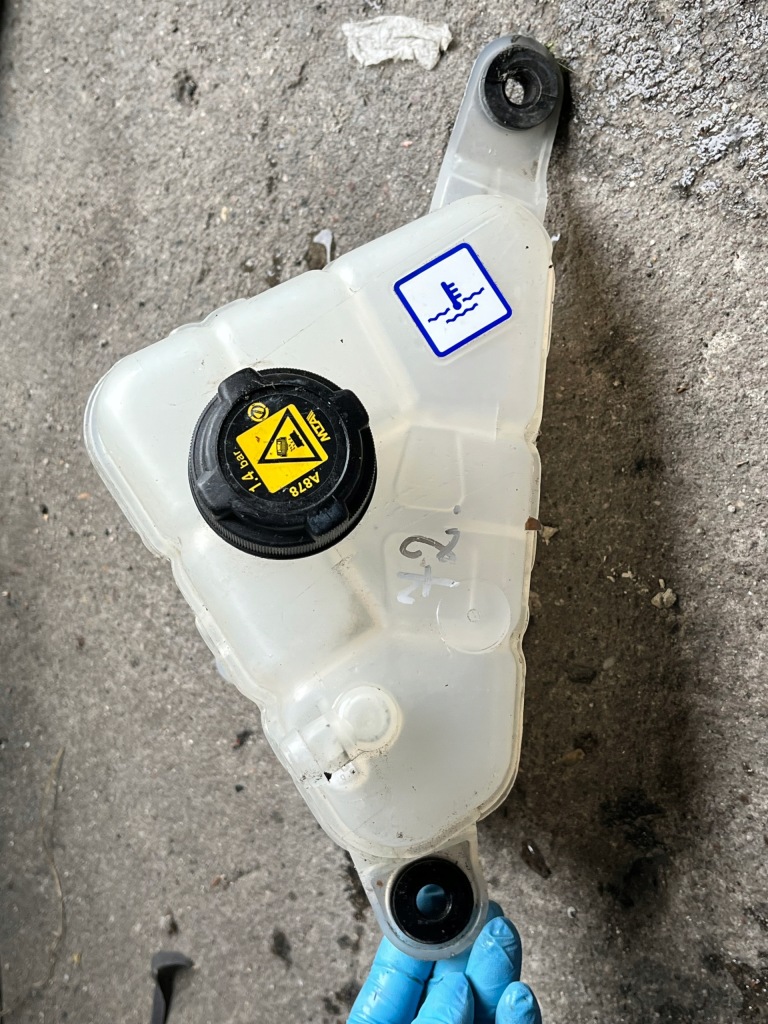 фото №1, 72 alfa stelvio бак расширительный 50552834