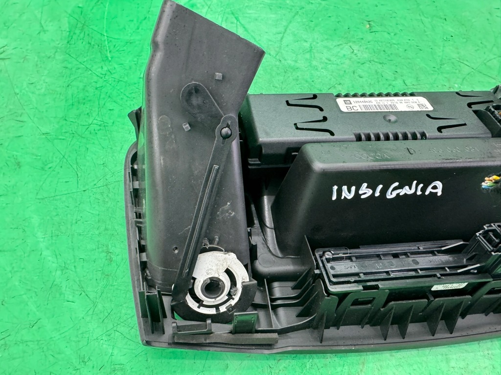 Решётка решётки обдув средний дисплей 12844842g opel insignia a 08- с Разборки