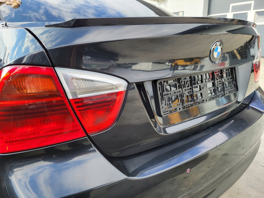 Bmw e90 05r крышка багажника багажника черный sapphire металлик с Разборки