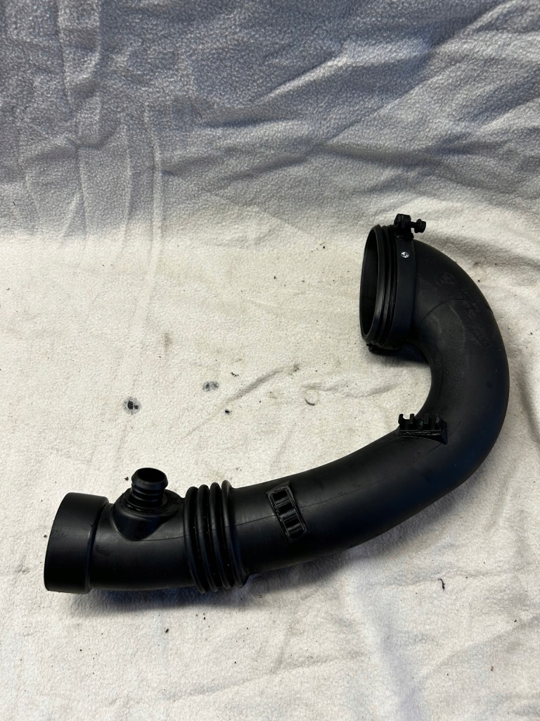 фото №1, Труба воздухозаборник воздуха bmw 7786777