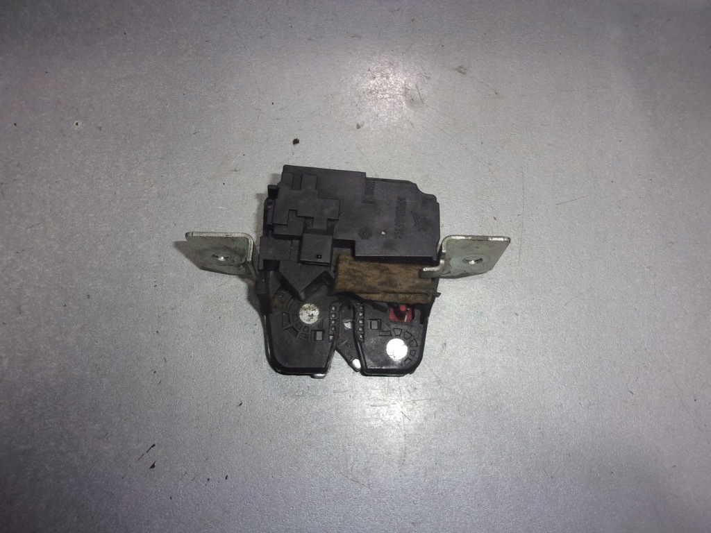 фото №1, Замок задний крышки mercedes w245 a1697400035