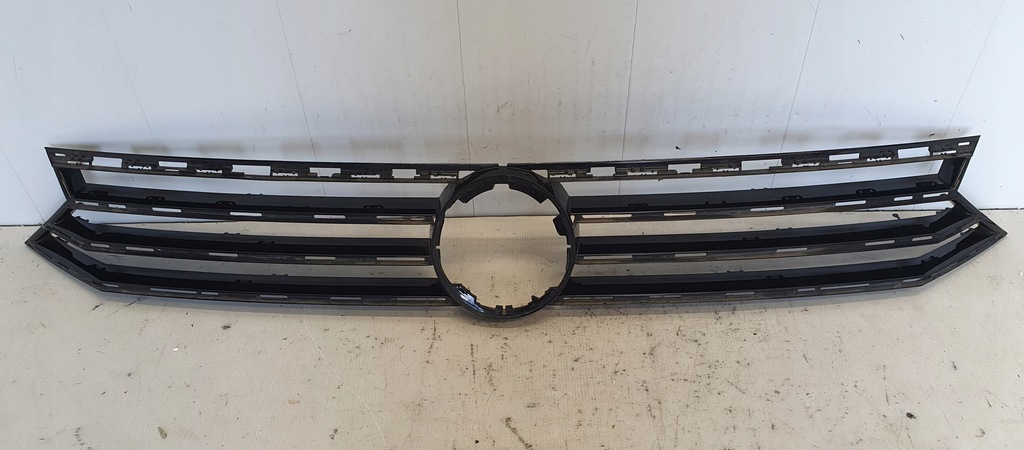 фото №1, Vw passat b8 решётка радиатора решётка радиатора оригинал