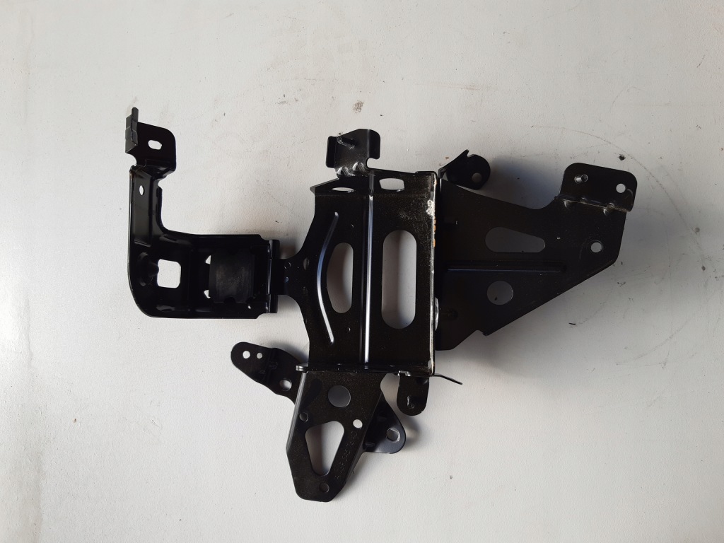 Mercedes a kl w 169 крепеж аккумулятор a1695457640 в Украине