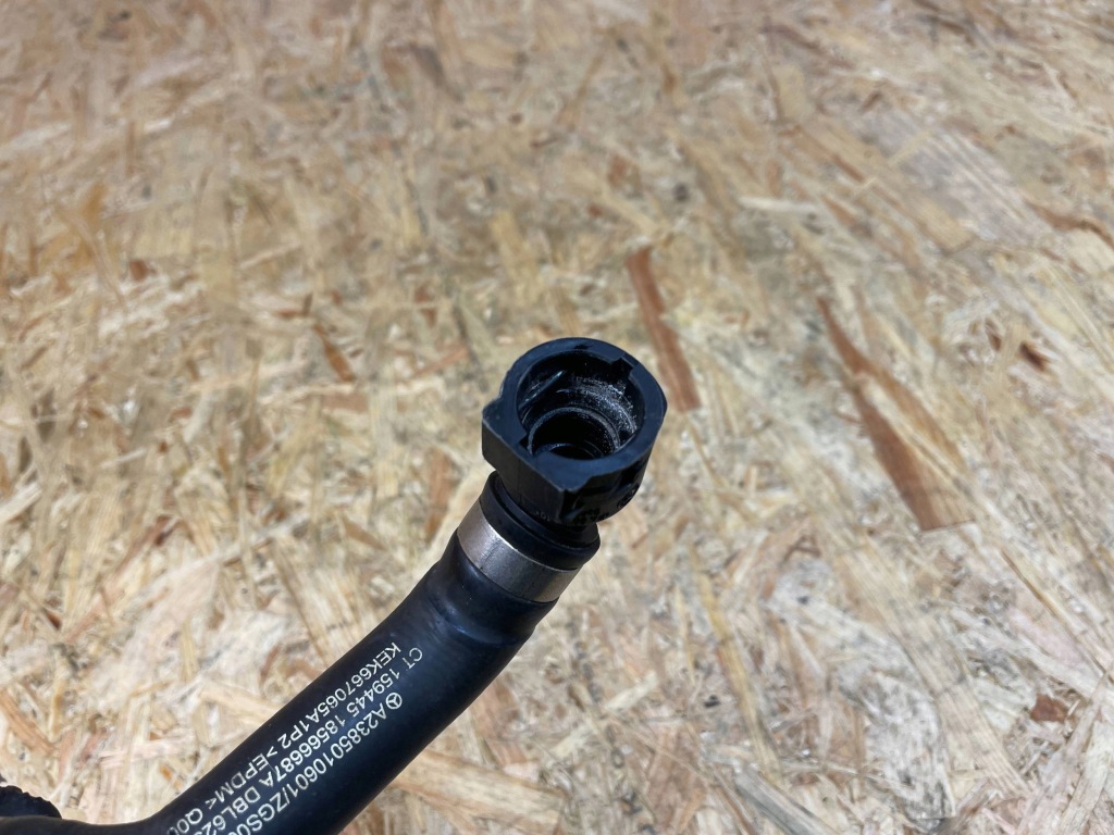 Патрубок труба шланг води mercedes w205 w253 w213 w238 a2385010601 Доставка