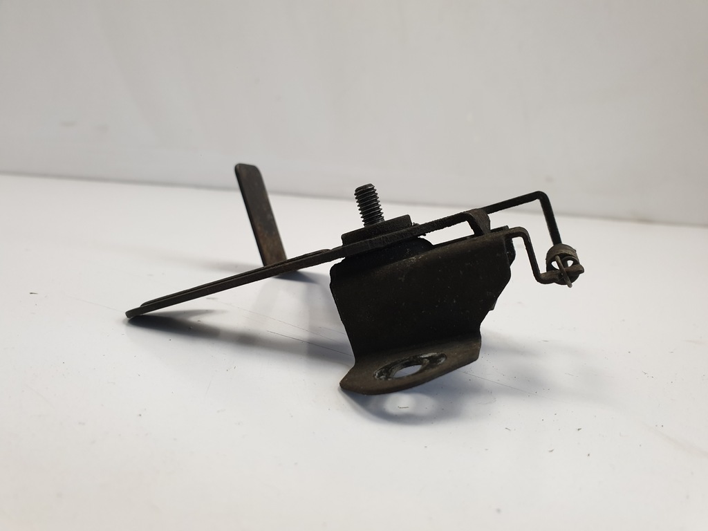 фото №3, Mazda xedos 9 засувка капот кронштейн ручка