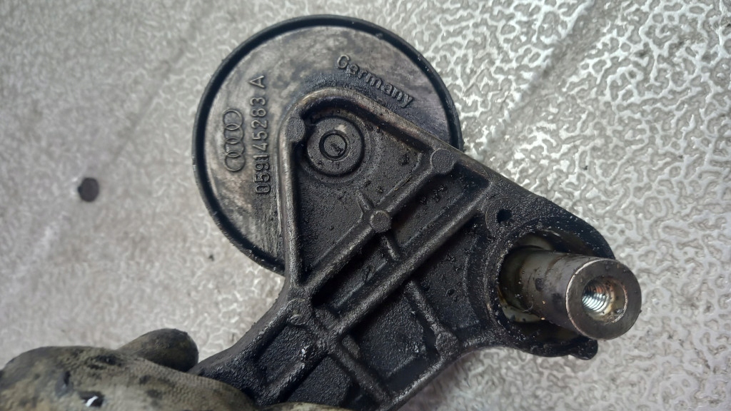 фото №2, Натягувач audi a6 059145283a