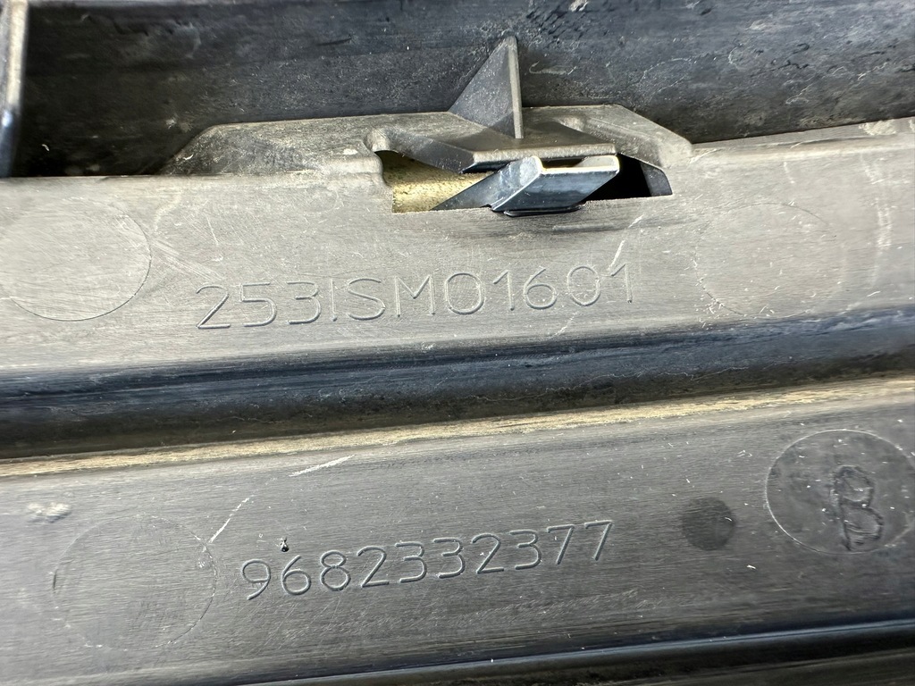 фото №14, Citroen c3 picasso 08-12r решётка бампера правая правый перед передний