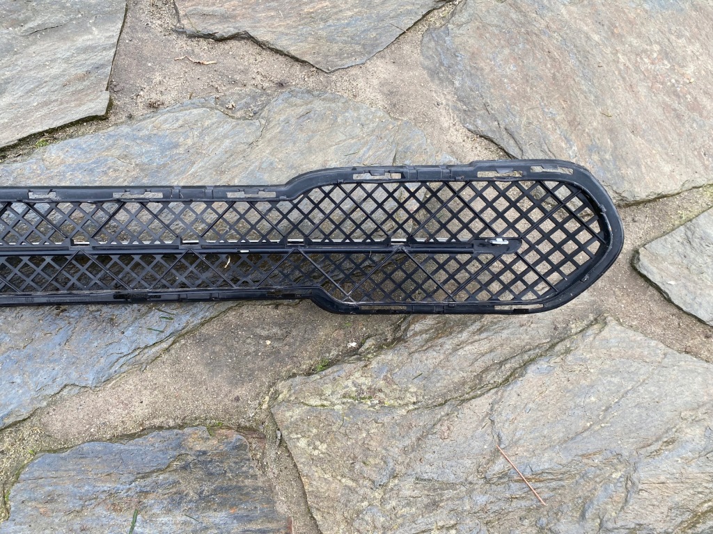 фото №13, Bmw x1 e84 решётка средняя бампера перед 2991506 оригинал