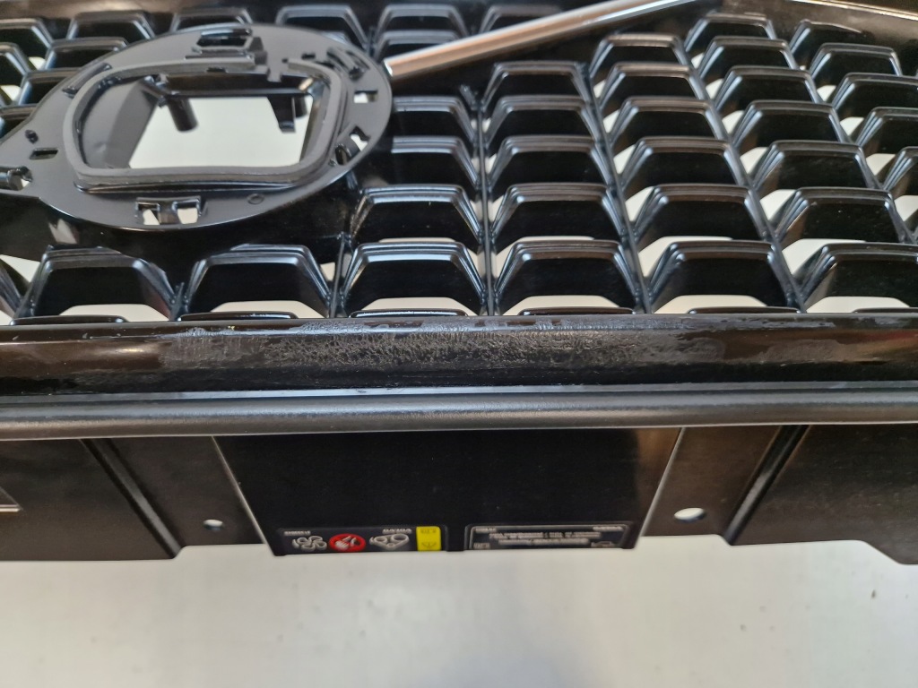 фото №9, Volvo xc60 ii 2 r-design 17r - бампер передній перед решітка радіатора решітка радіатора