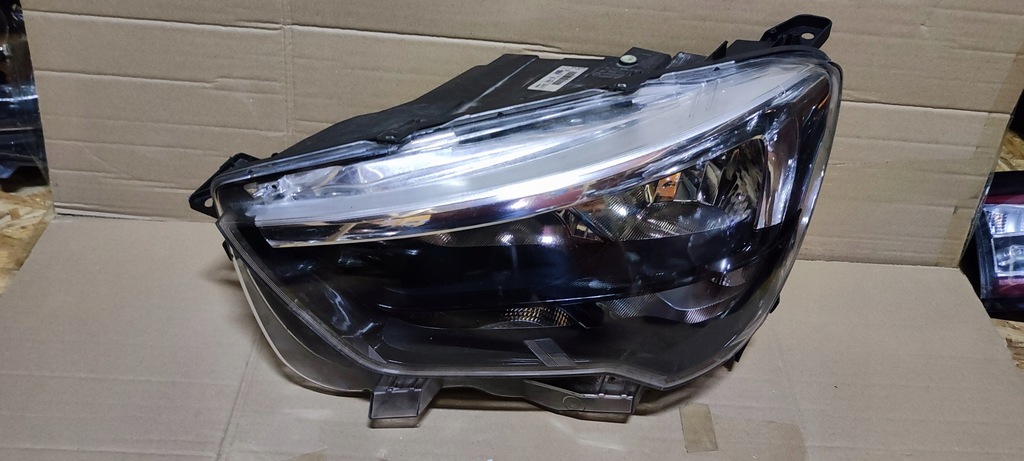 фото №3, Лампа перед opel combo e