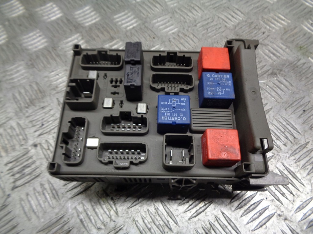 Купить Коробка предохранителей laguna 2 1.9dci 8200148810