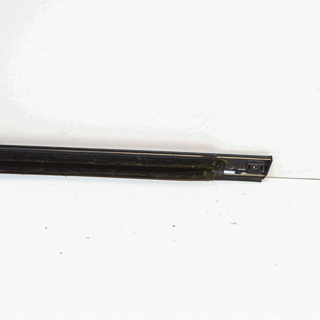 фото №6, Chrysler 300 - 300c 2004 молдинг / прокладка стекло дверь задних