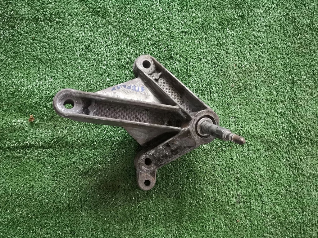 фото №1, Кронштейн коробки dacia sandero 8200043084