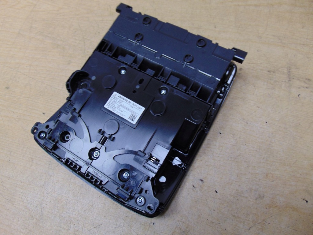 фото №6, Лампа освещение салона кабины панель sos mercedes w177 a0009008130