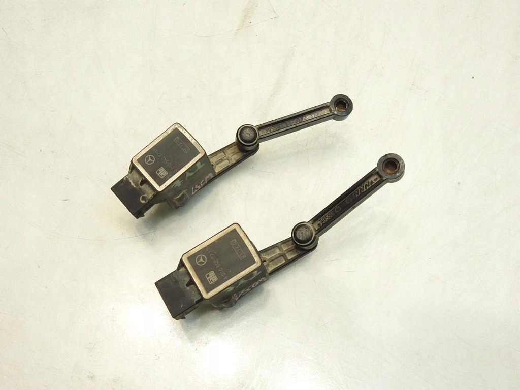 фото №9, Датчик вирівнювання світла задня mercedes r w251 a0105427717