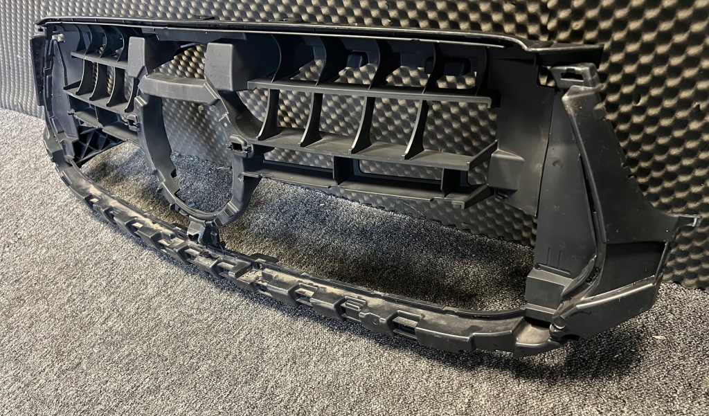 Mercedes gle рестайлінг  кронштейн решітка каркас під  решітка радіатора a1678858508 в Україні