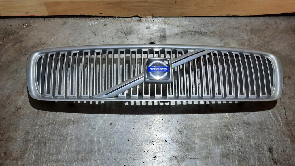 фото №1, Решётка радиатора решётка радиатора volvo s60 v70 ii 00-04r