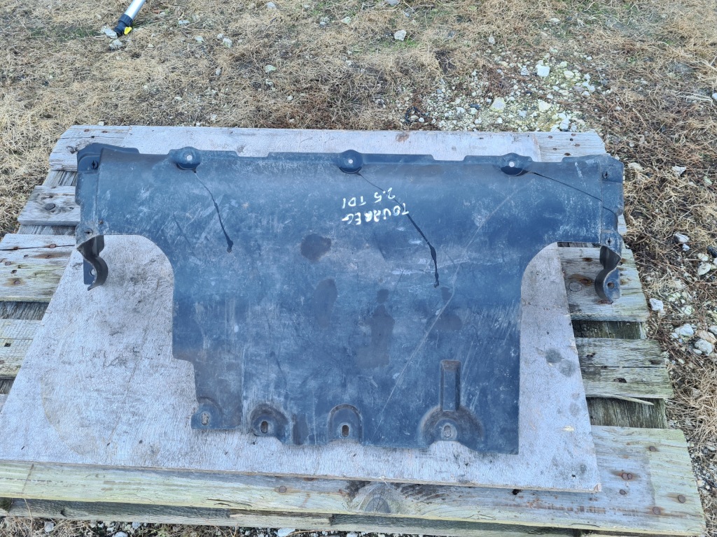 фото №1, Vw touareg защита pod двигатель 7l0825285 оригинал