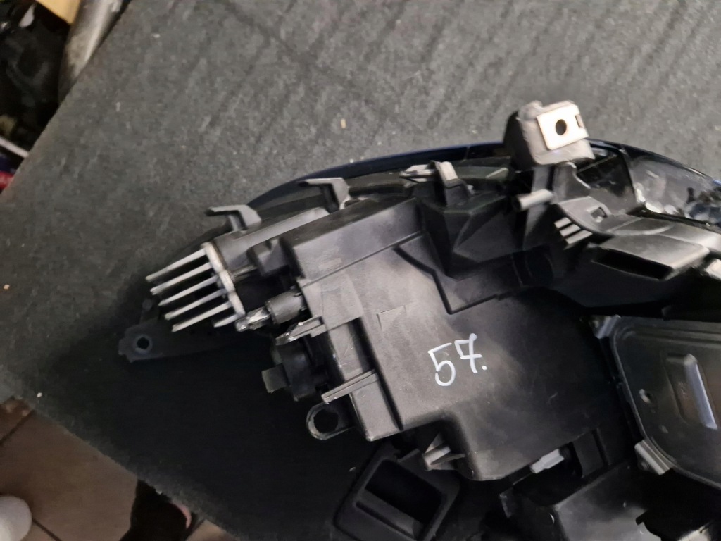 Фара правая  перед передняя full led pure vision renaul megane iv 260106126r с Разборки