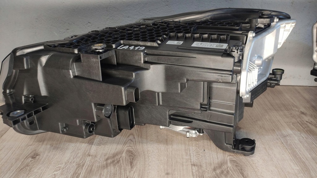 фото №11, Vw caddy iv лампа передня перед led 2k9