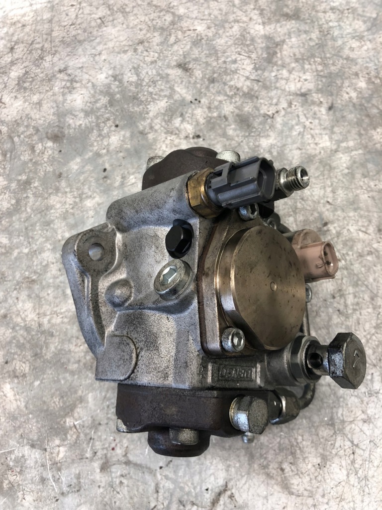 фото №4, Насос упорскування subaru legacy iv 2.0d ee20