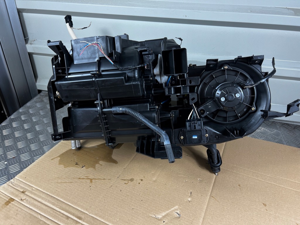 фото №1, Обігрівач повітродувка toyota corolla e12 climatronic