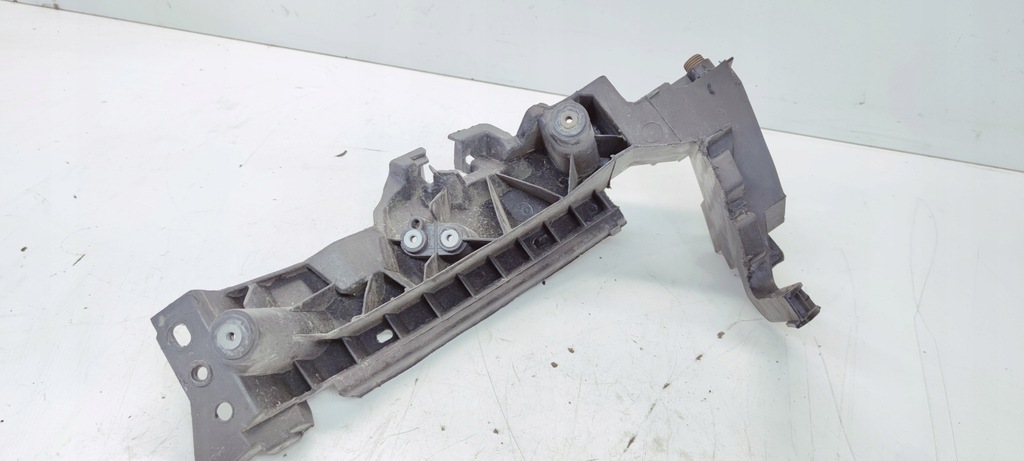 фото №7, Направляющая кронштейн фара правое audi q5 8r lift 8r0805608b повреждённый