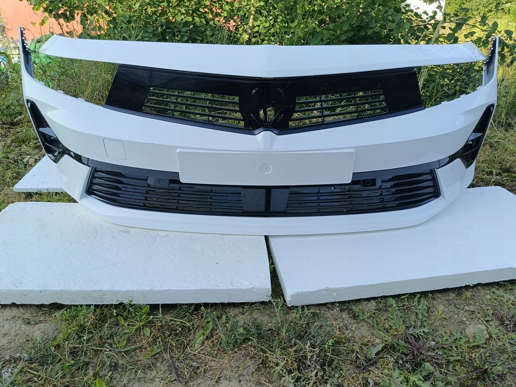 фото №1, Opel astra l бампер перед 4 pdc bdb
