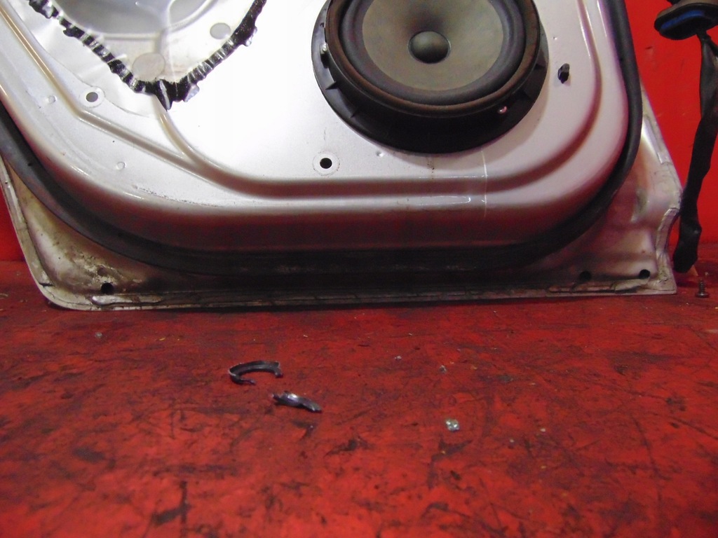 фото №12, Suzuki swift 3 iii mk6 дверь задняя левая серебристый стекло ручка zcc