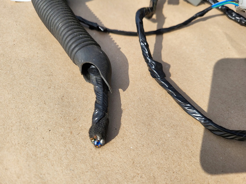 фото №8, Жгут электропроводка разъёмы крышки задний багажника volvo xc40 оригинальный номер 32130295