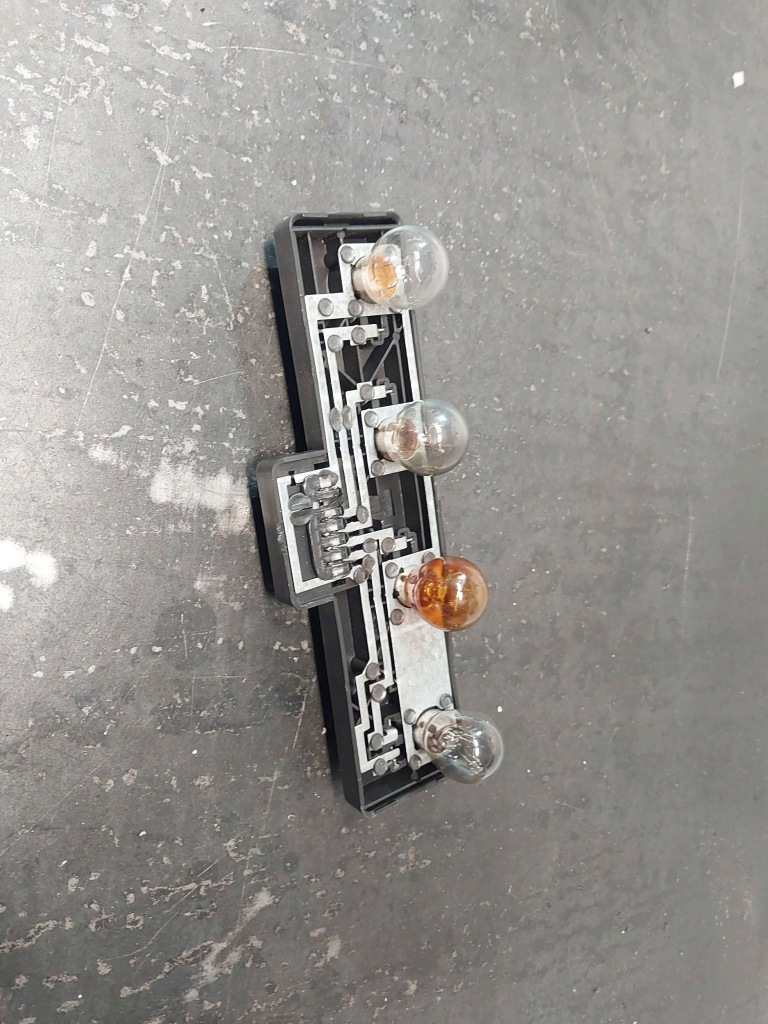 Вкладыш фары задний левый skoda octavia mk1 1u универсал 1u9945257 Недорого