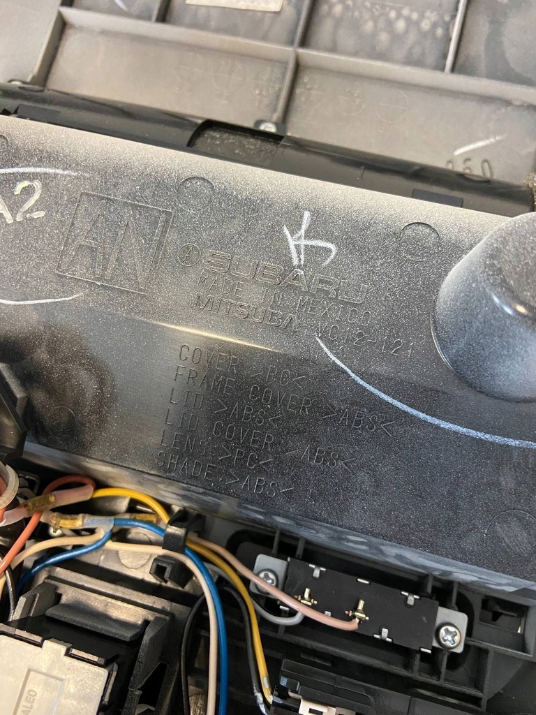 Лампа обшивки потолка накладка led subaru outback vi bt vc12-121 америка в Украине