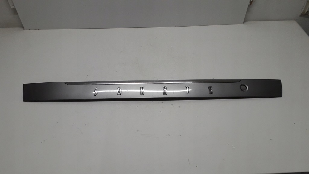 фото №1, Sonata iv 98-01 накладка молдинг крышки задний