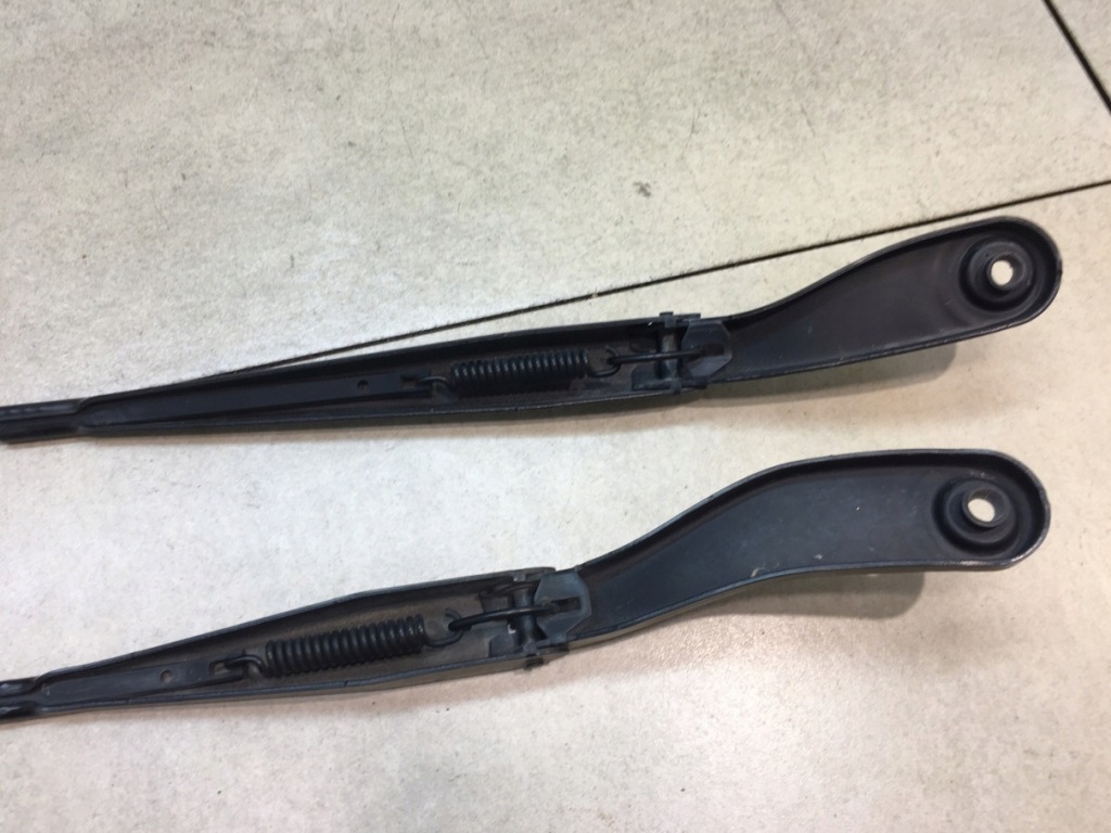 Рычаг дворники перед volvo v50 30698250 30698249 Недорого