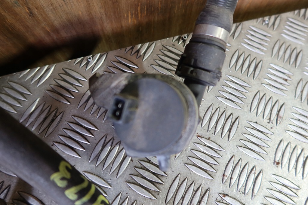 фото №11, Электроклапан отопителя шланги bmw e65 6906652