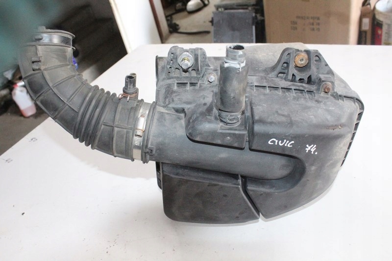 фото №1, Mitsubishi outlander i 04 2.4 резонатор воздуха