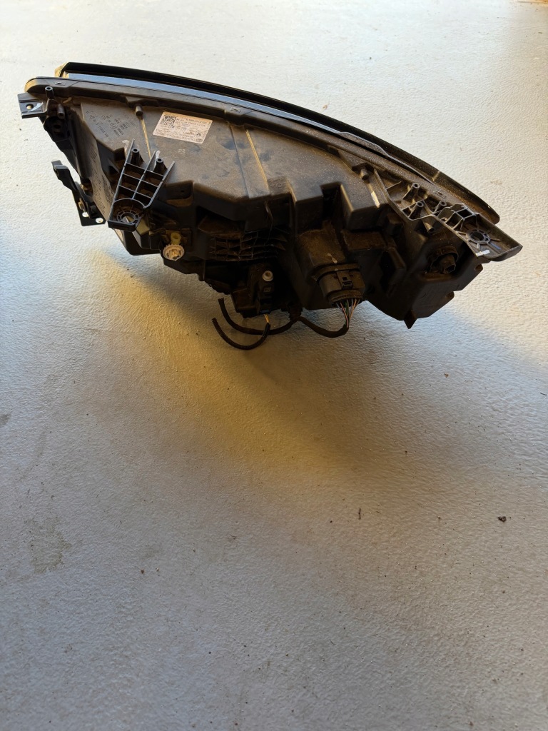 Фара лампа full led права комплектна renault austral 260100650r ідеальний стан Оригінал