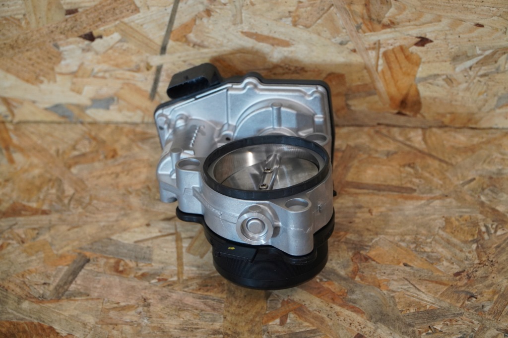 Дросельна заслінка повітря 7619008 x5 g05 x6 g06 lci 5.0i m 4.4b 24r oryg nowa Ціна