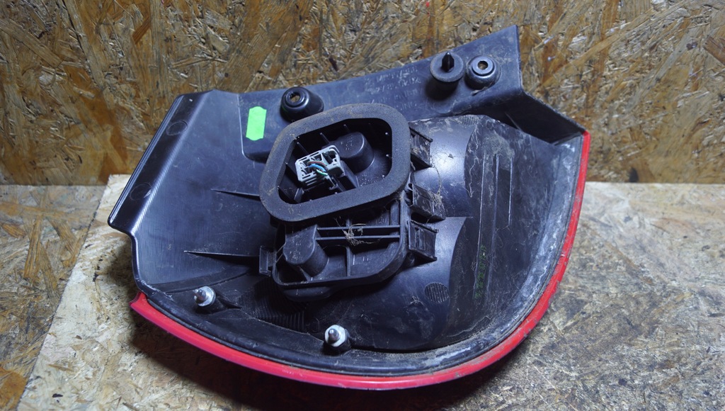 фото №8, Лампа правий задня mitsubishi colt vi 3d mr957366