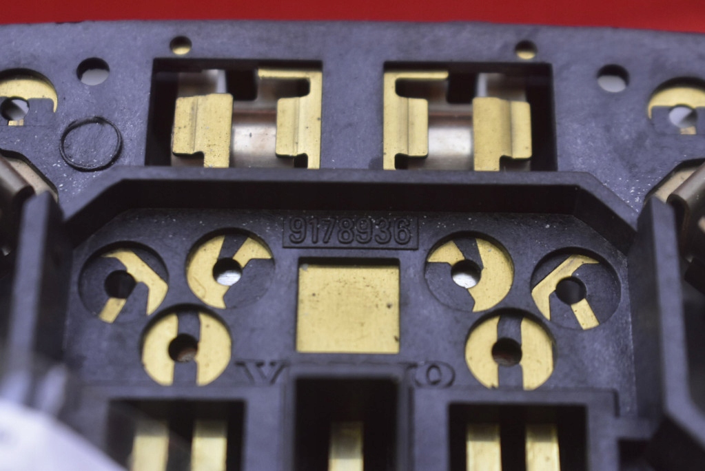 фото №8, Лампа освещение салона задняя 9178936 volvo xc90 1 i 02-06