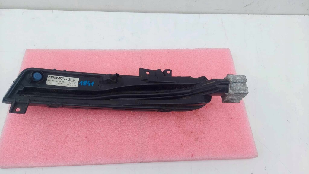 Volvo v40 ii протитуманна фара led drl правий 1841 Оригінал