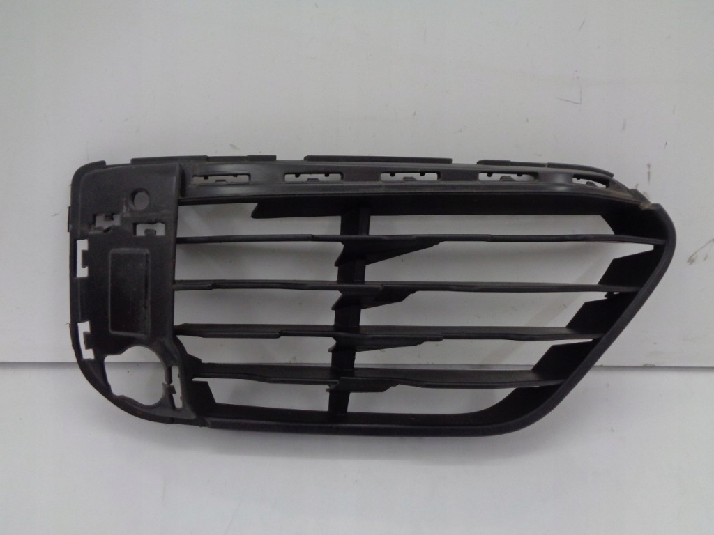 Купить Bmw x1 f48 решётка бампер правая  перед