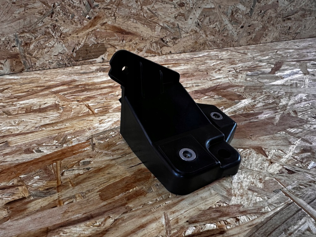 фото №1, Tesla s lift кронштейн направляющая лампы 1061332-00-b rh