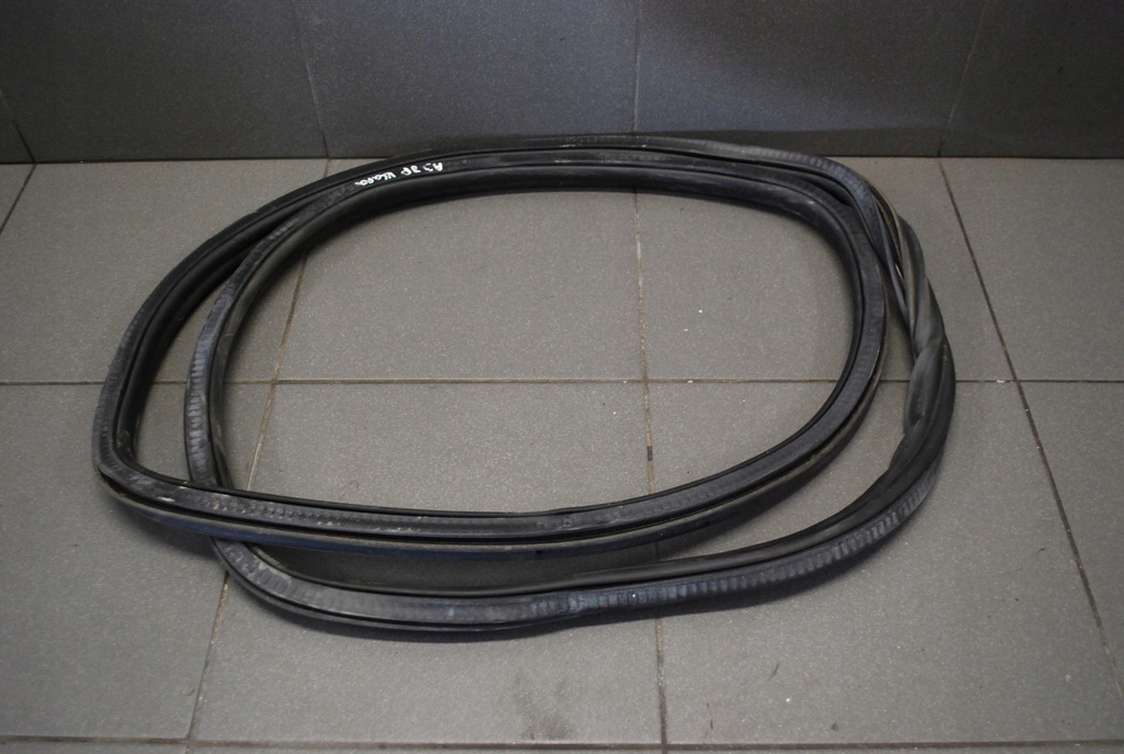 фото №1, Прокладка крышки багажника audi a3 8p lift 5d