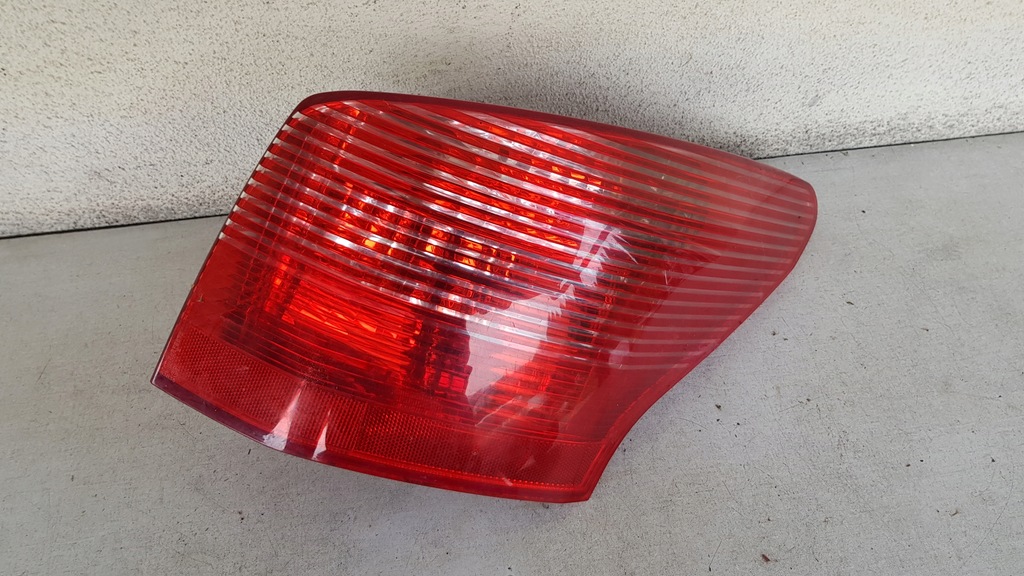 фото №1, Лампа задняя задняя правая peugeot 407 kombi