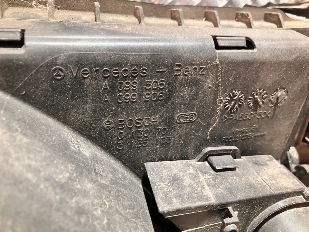 Купити Вентилятор радіатор води mercedes w205 1.6 cdi механічна коробка передач