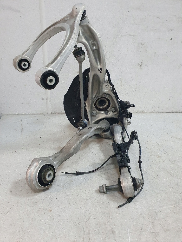 фото №1, Mercedes w206 cle 236 4matic поворотний кулак 3x важіль підвіска праве перед