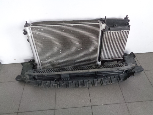 Pas передній підсилювач радіатор комплект renault austral 1.3 hybrid автоматична коробка передач Зі Шроту