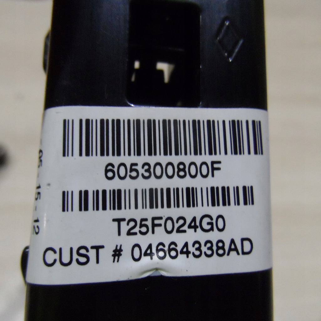 фото №10, Ползунок регулировка поперечина 605300800f fiat freemont 12r